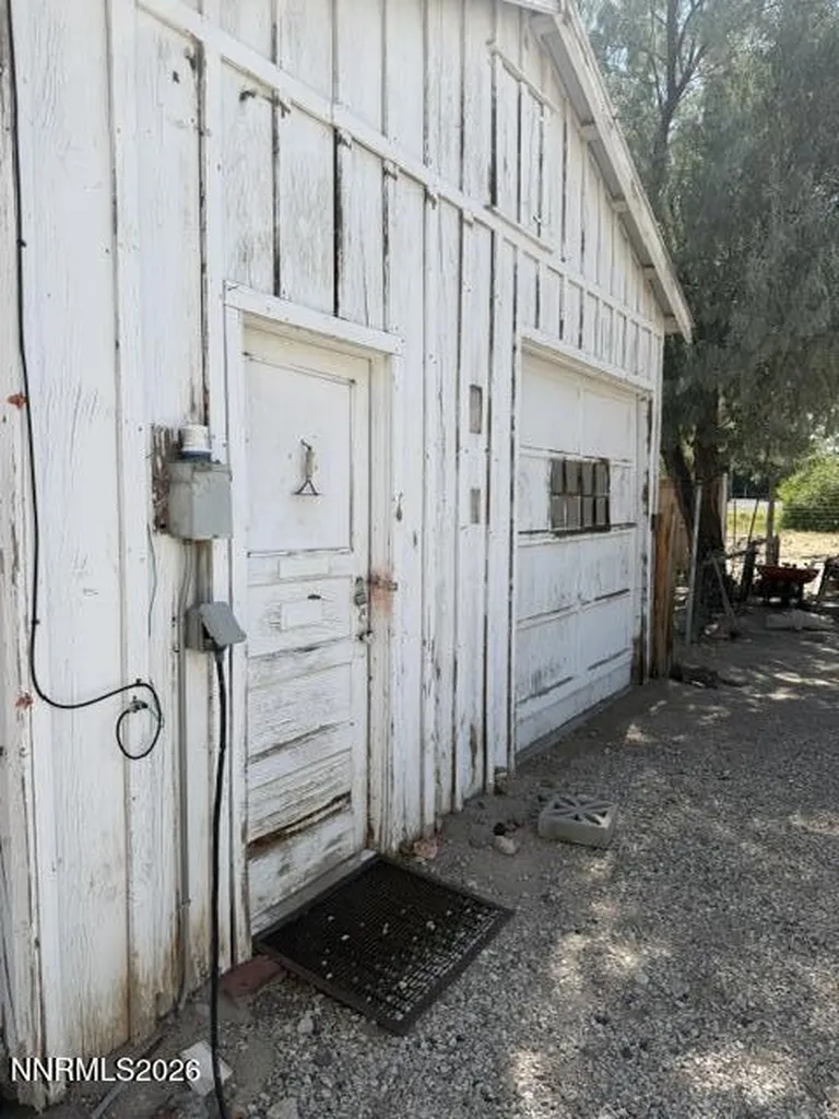 2195 Old River Fallon NV 89406