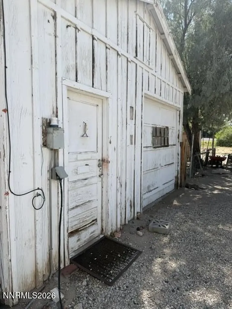 2195 Old River Fallon NV 89406