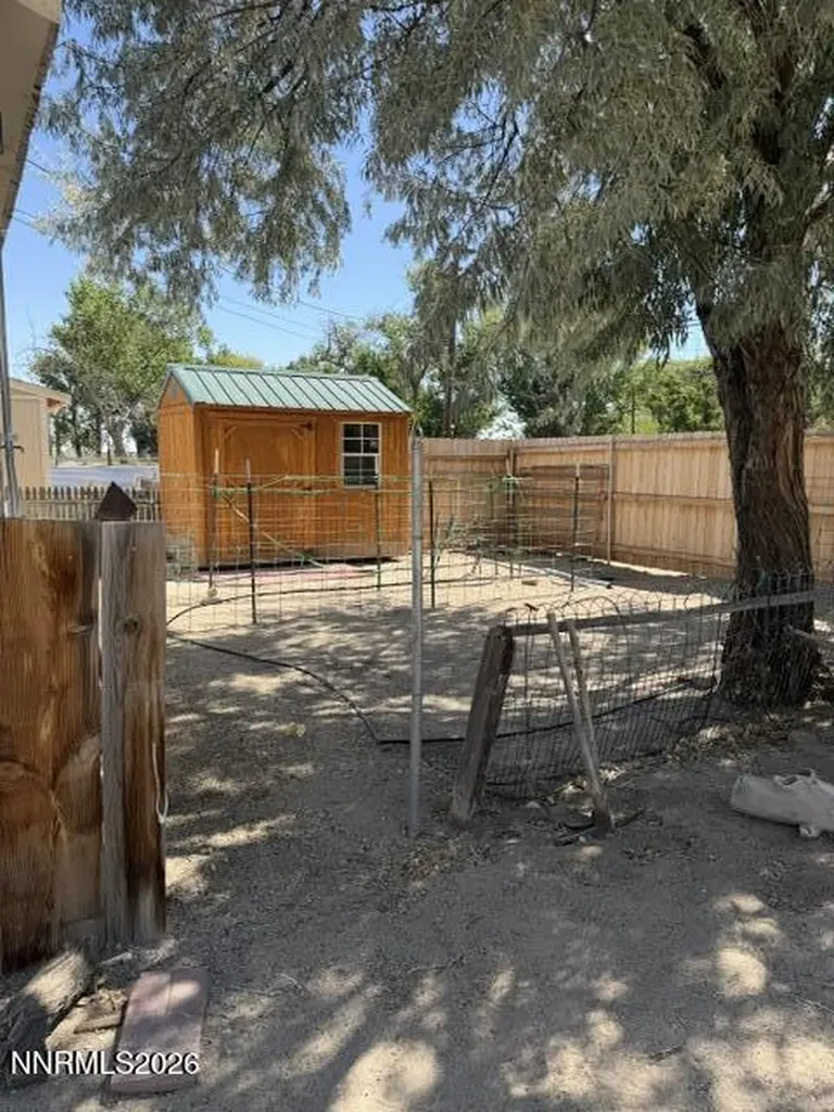 2195 Old River Fallon NV 89406