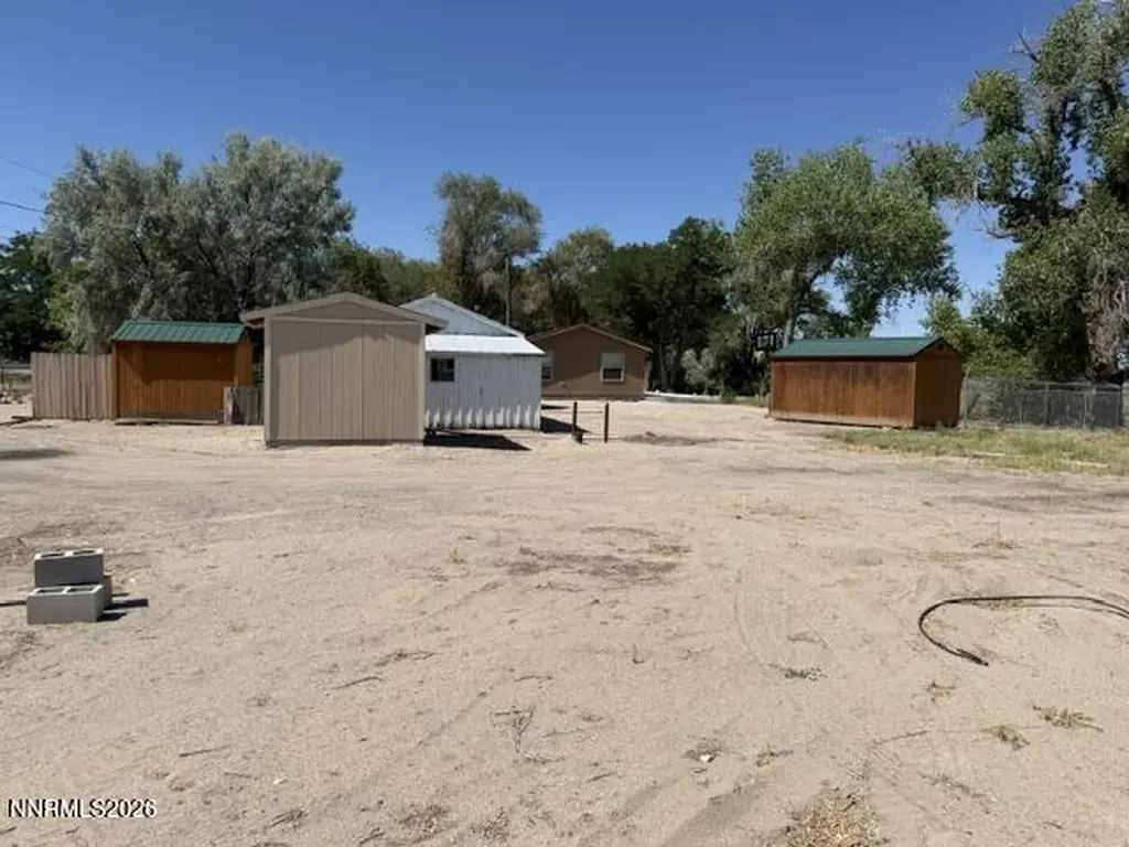2195 Old River Fallon NV 89406