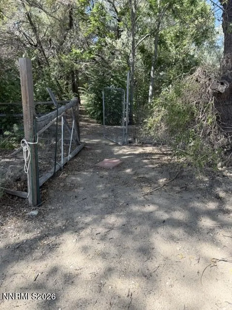 2195 Old River Fallon NV 89406