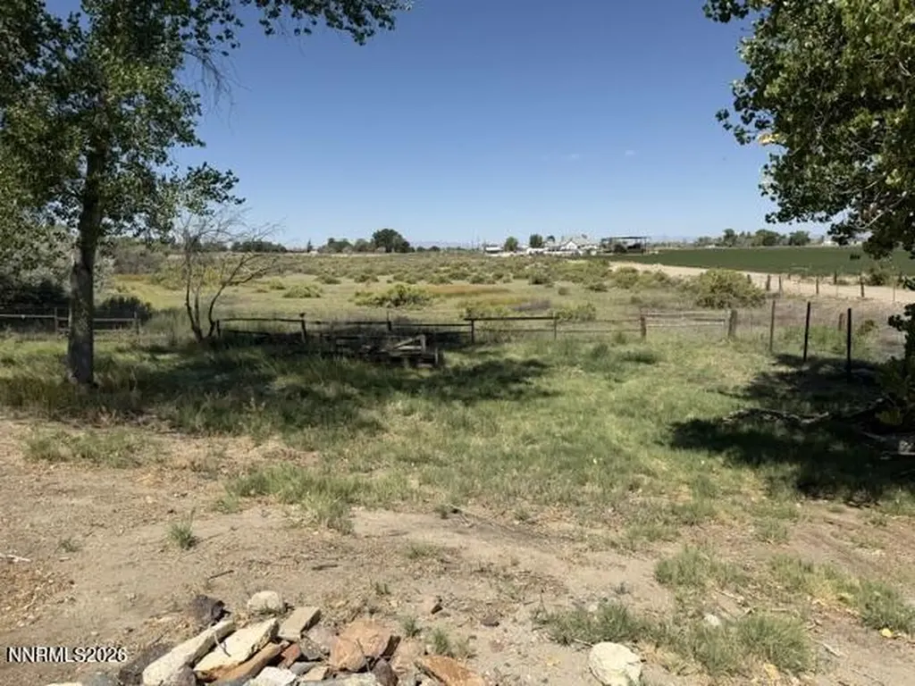 2195 Old River Fallon NV 89406