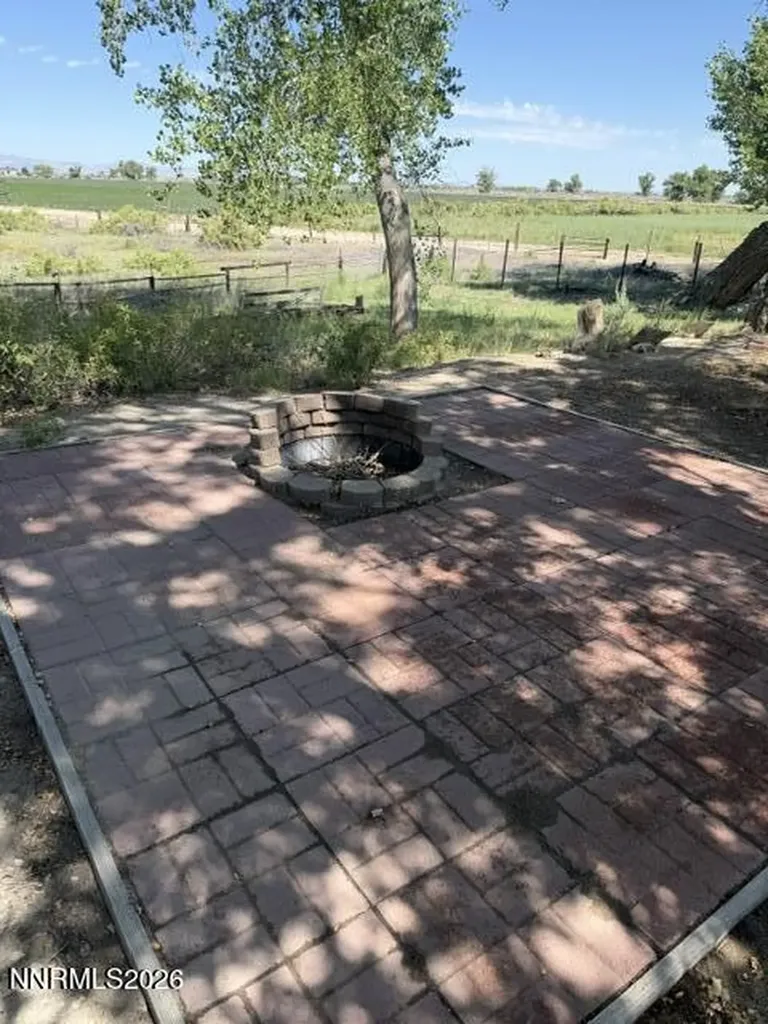 2195 Old River Fallon NV 89406