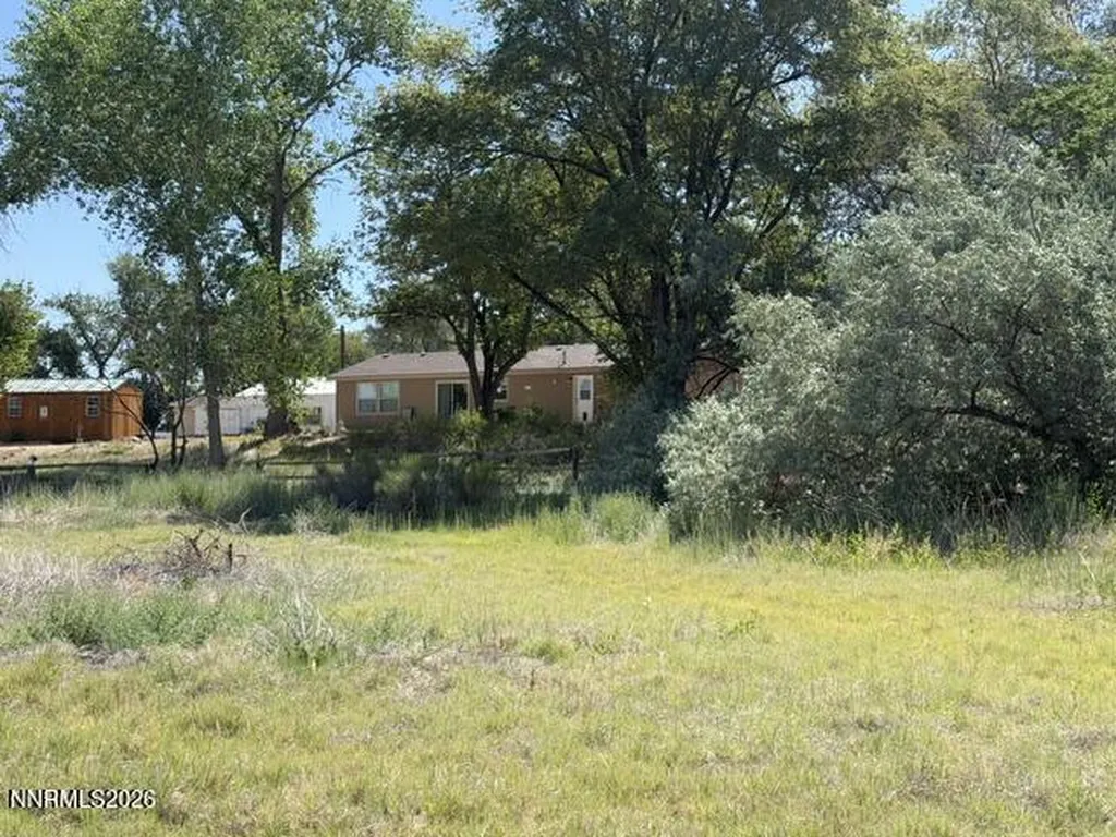 2195 Old River Fallon NV 89406