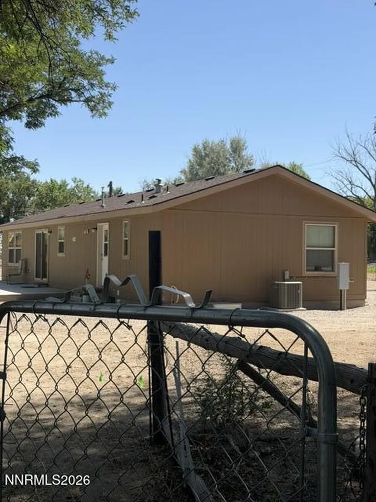 2195 Old River Fallon NV 89406