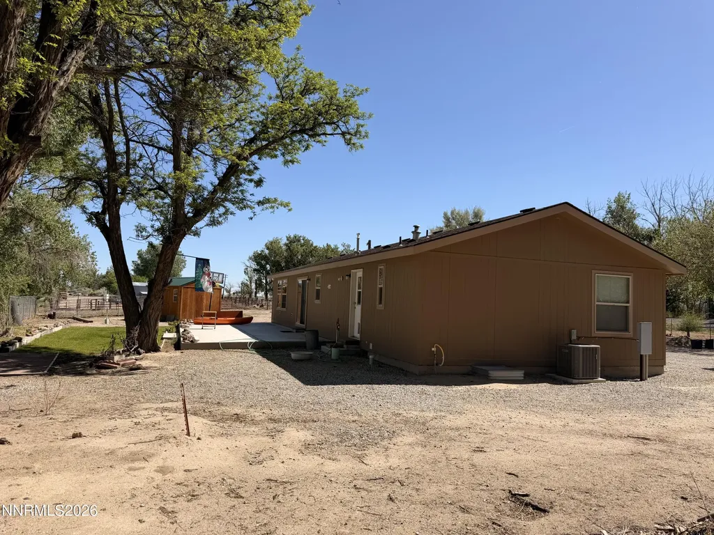 2195 Old River Fallon NV 89406