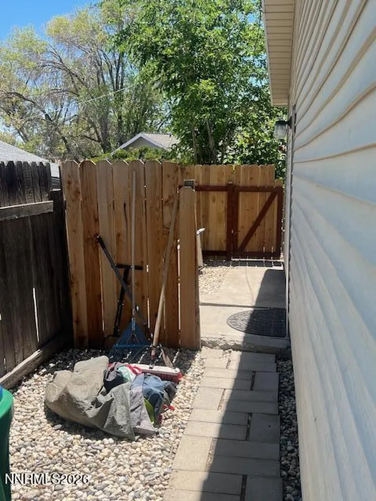880 Pennsylvania Reno NV 89503