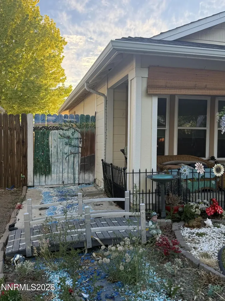 1394 Pin Oak Gardnerville NV 89410