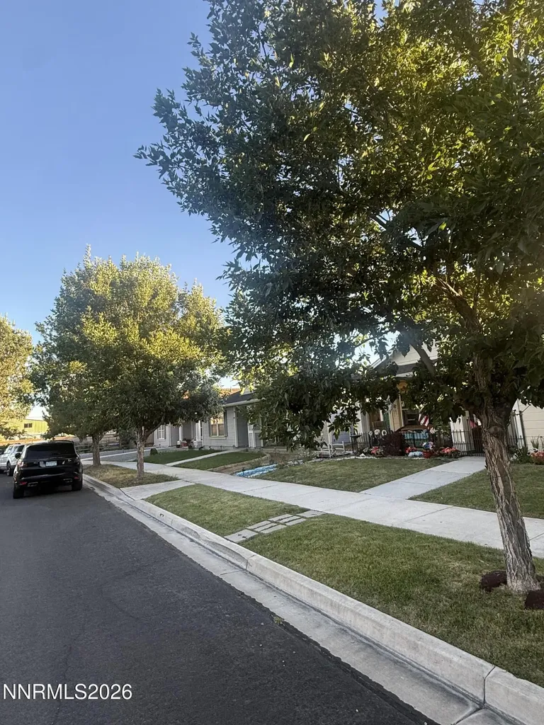 1394 Pin Oak Gardnerville NV 89410