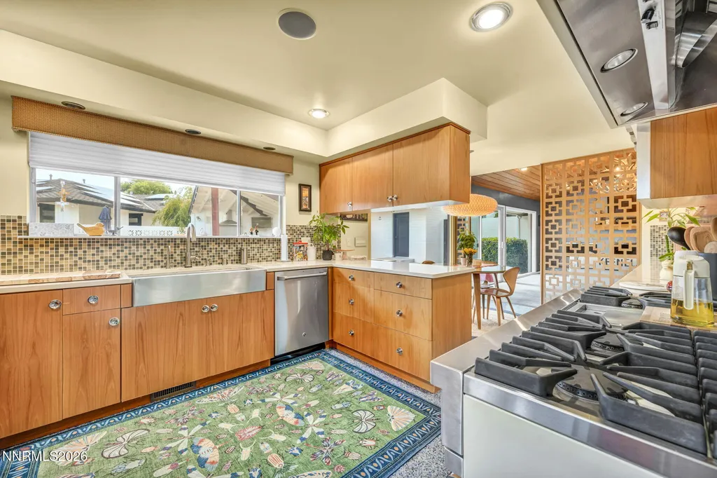 1850 View Crest Reno NV 89511