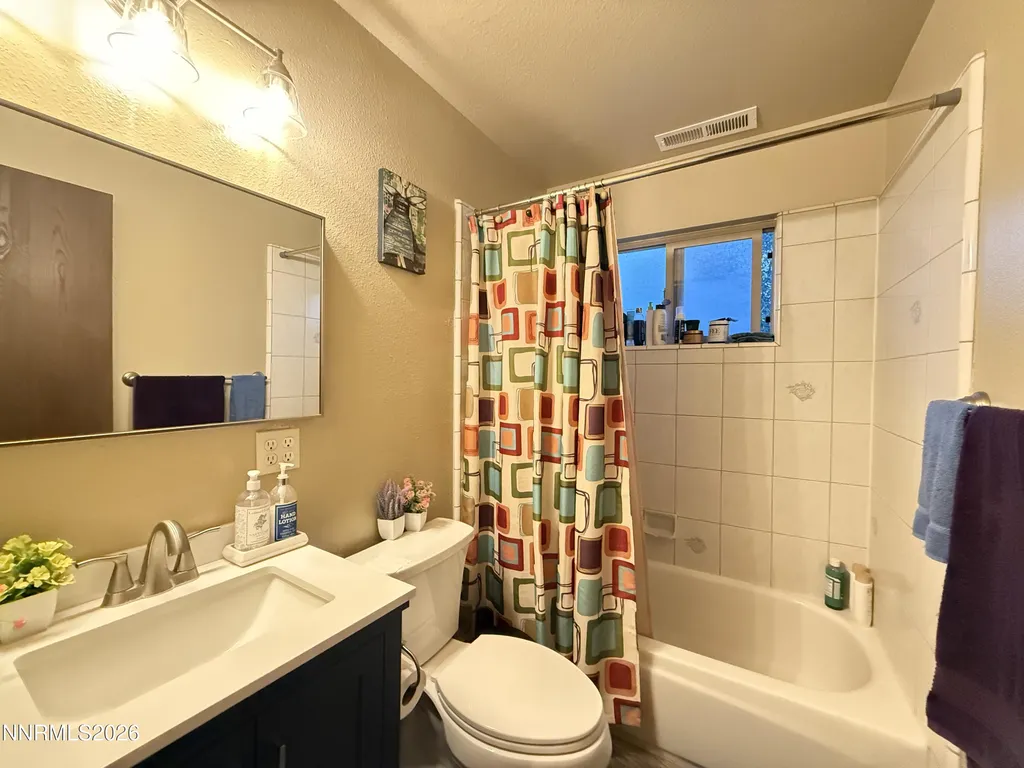 1438 Topaz Gardnerville NV 89460