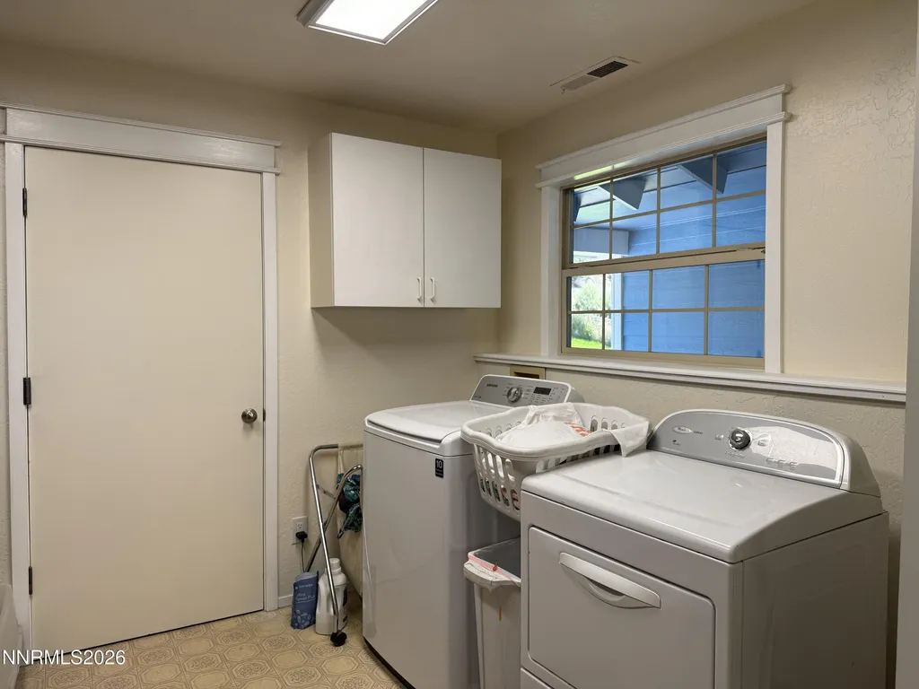 1438 Topaz Gardnerville NV 89460