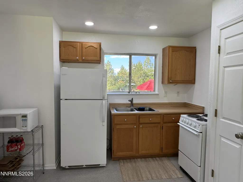 1438 Topaz Gardnerville NV 89460