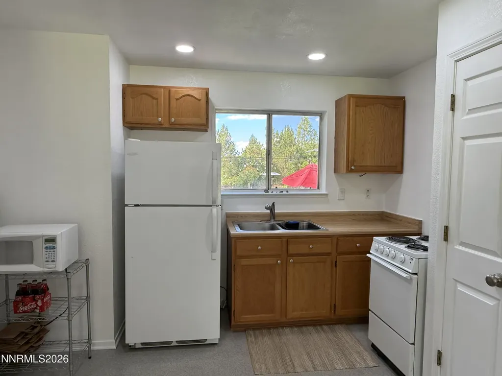 1438 Topaz Gardnerville NV 89460