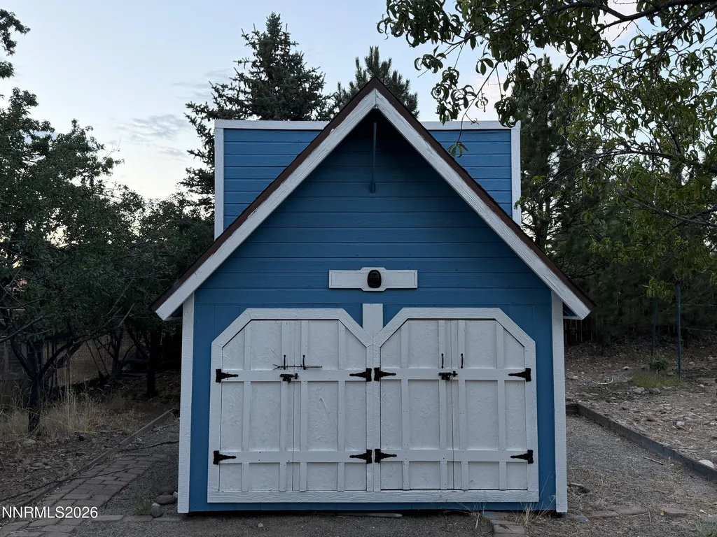 1438 Topaz Gardnerville NV 89460
