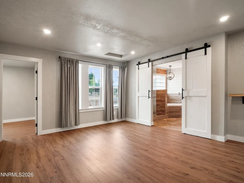 2556 Henning Minden NV 89423