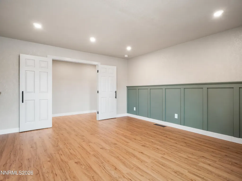 2556 Henning Minden NV 89423