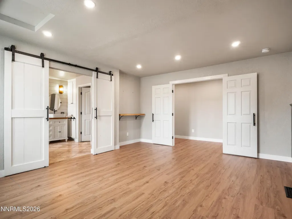 2556 Henning Minden NV 89423