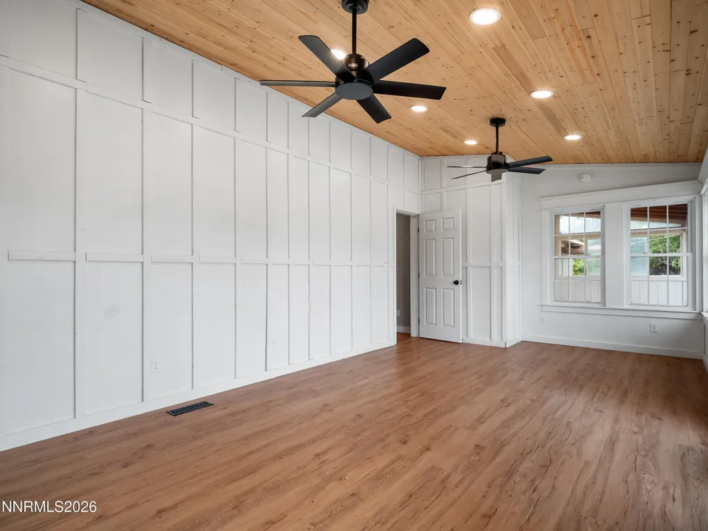 2556 Henning Minden NV 89423
