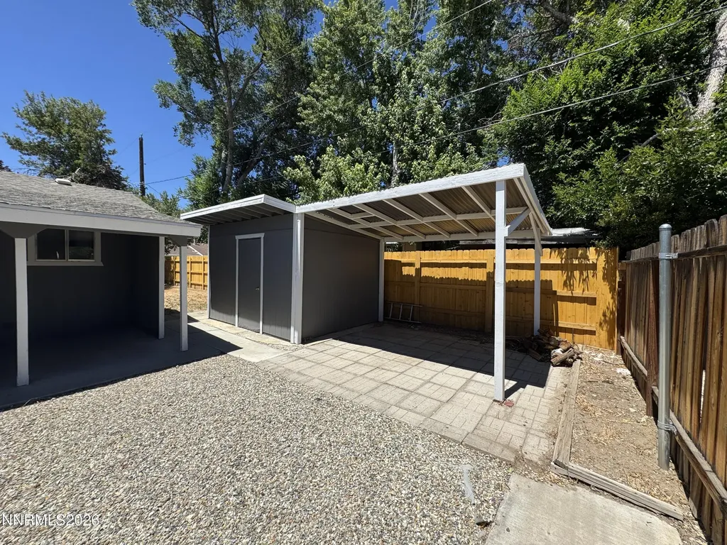 1332 Toiyabe Gardnerville NV 89410