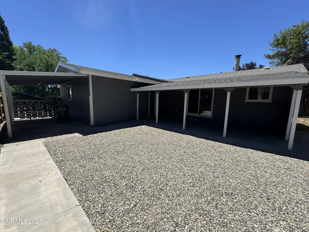 1332 Toiyabe Gardnerville NV 89410