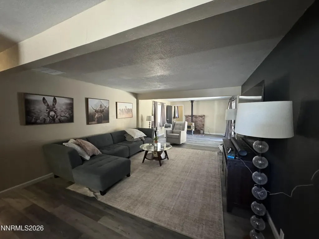 1332 Toiyabe Gardnerville NV 89410