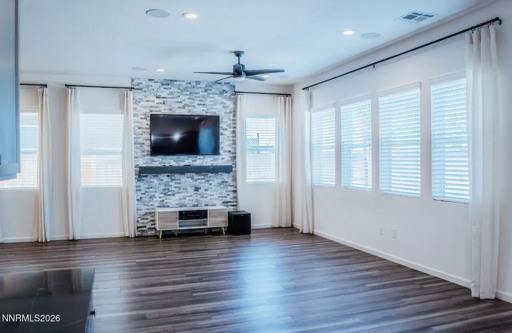 7729 Navasota Sparks NV 89436