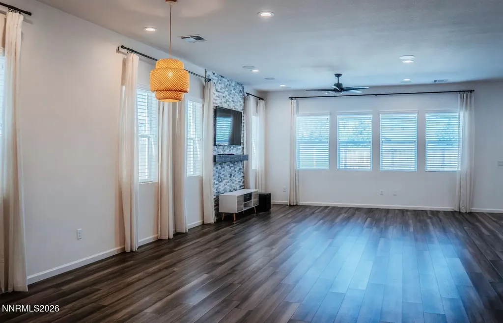 7729 Navasota Sparks NV 89436