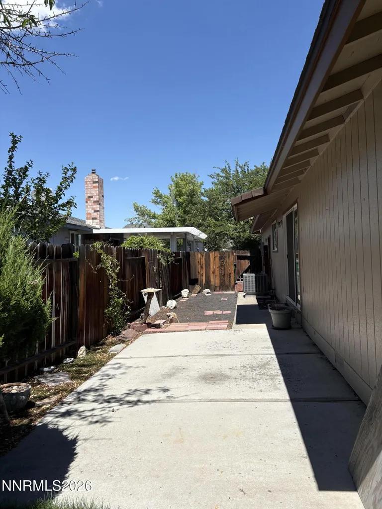 3077 Meadowlands Sparks NV 89431