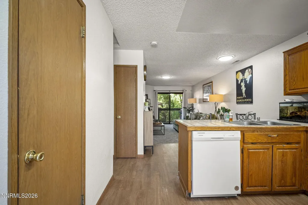 1466 Selmi Reno NV 89512