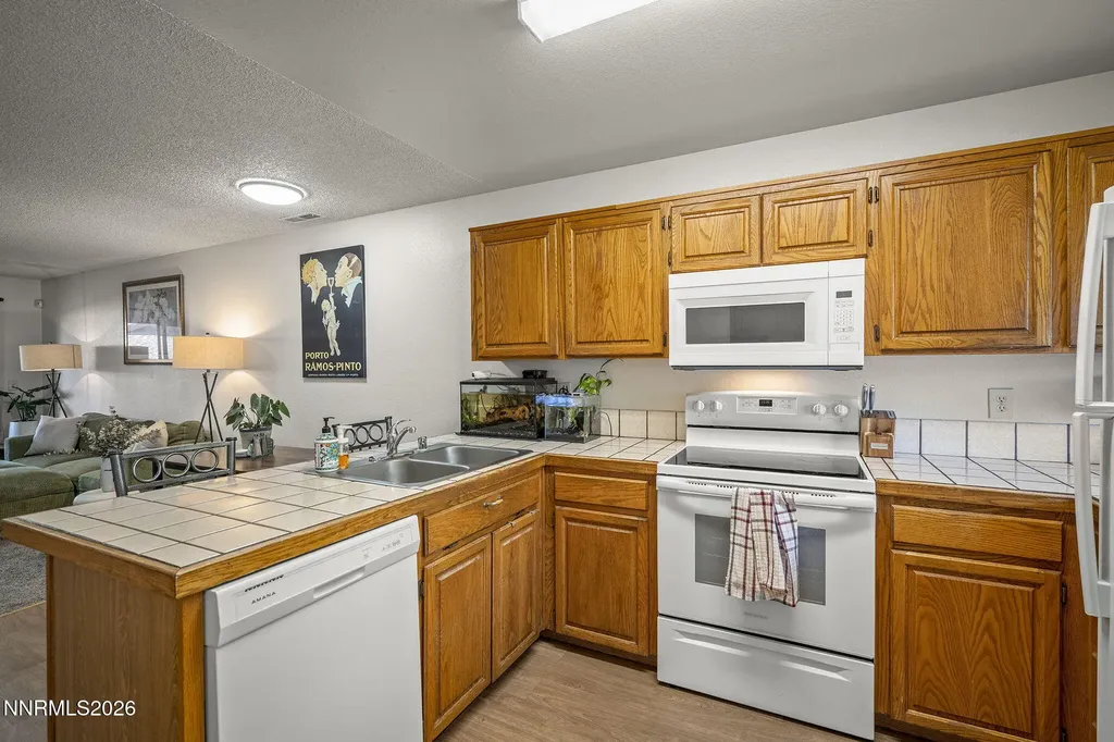 1466 Selmi Reno NV 89512