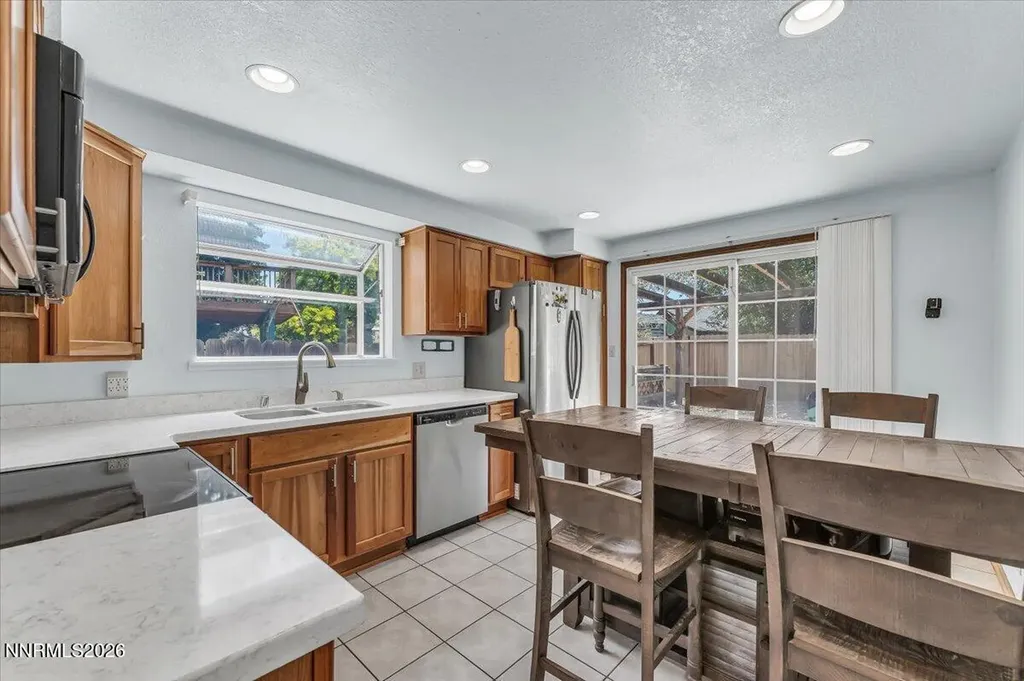 1805 Camelback Sparks NV 89434