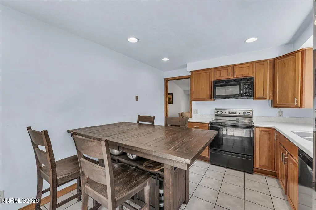 1805 Camelback Sparks NV 89434