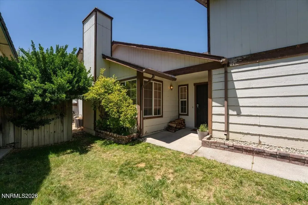 1805 Camelback Sparks NV 89434