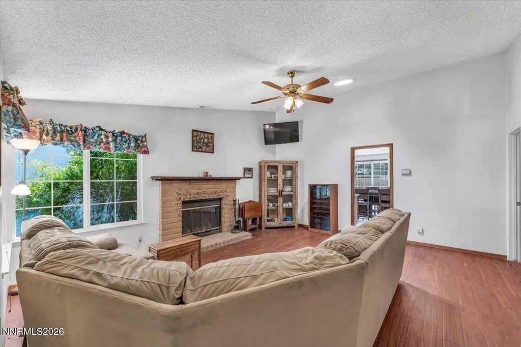 1805 Camelback Sparks NV 89434