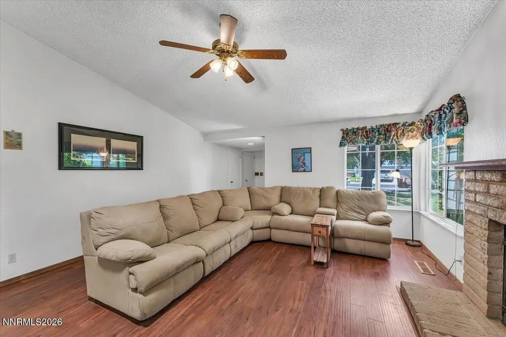 1805 Camelback Sparks NV 89434