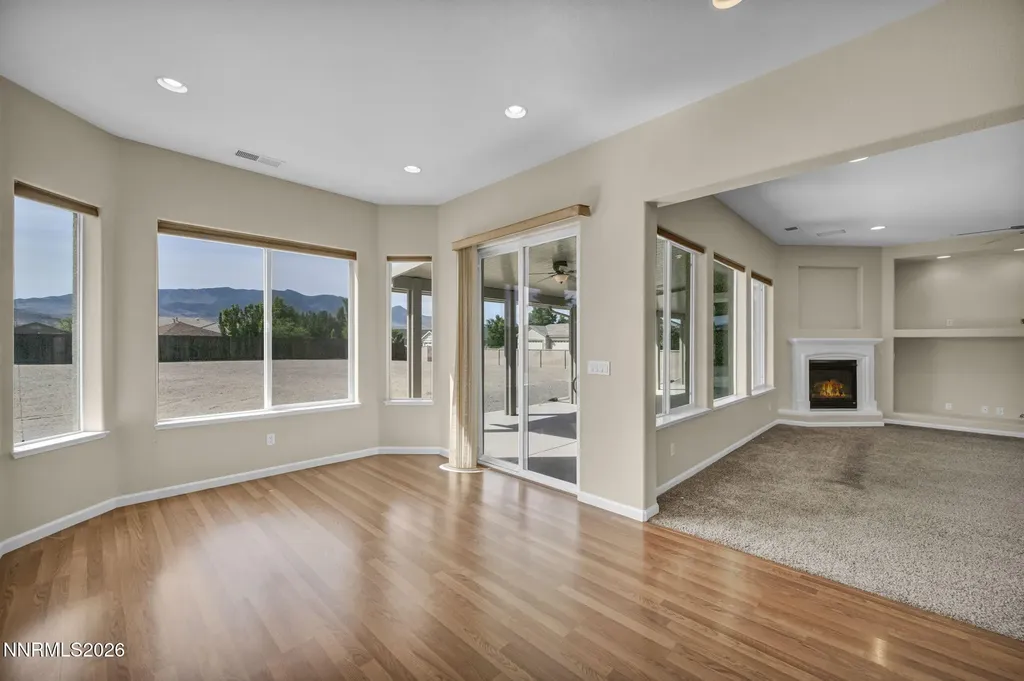 515 Crabapple Dayton NV 89403