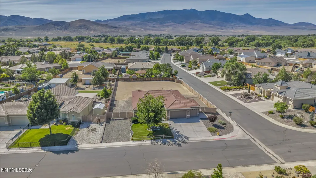 515 Crabapple Dayton NV 89403