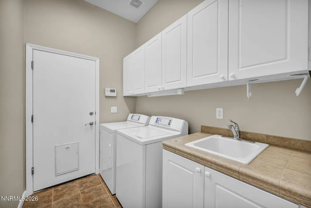 515 Crabapple Dayton NV 89403