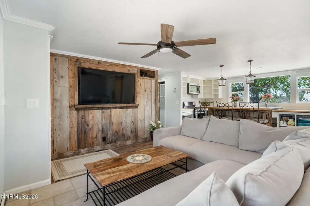 3908 Cypress Silver Springs NV 89429