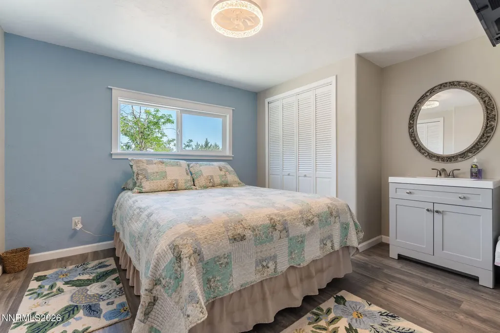 3908 Cypress Silver Springs NV 89429