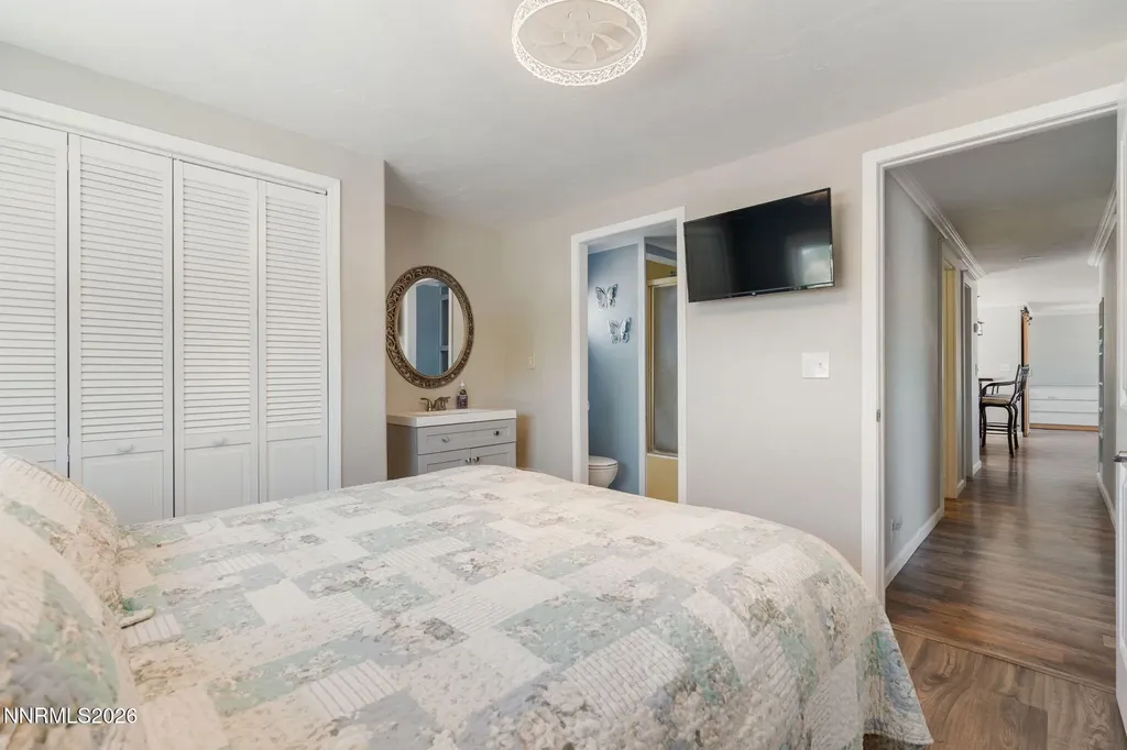 3908 Cypress Silver Springs NV 89429