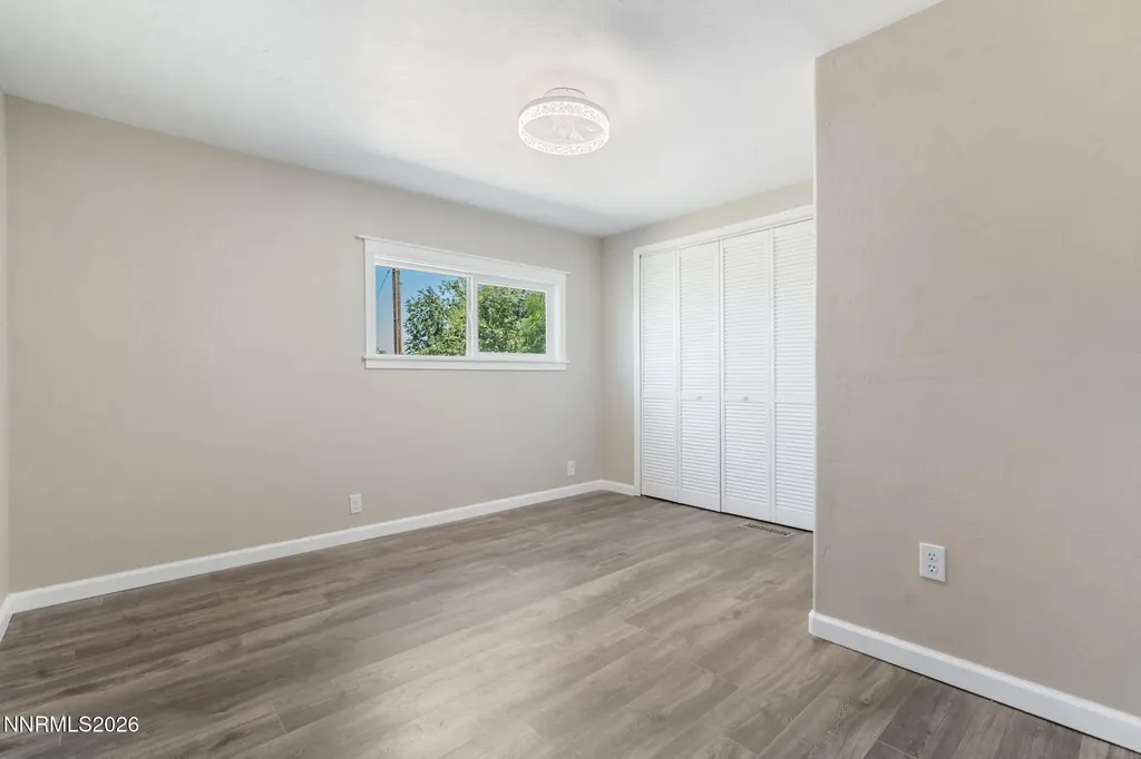 3908 Cypress Silver Springs NV 89429