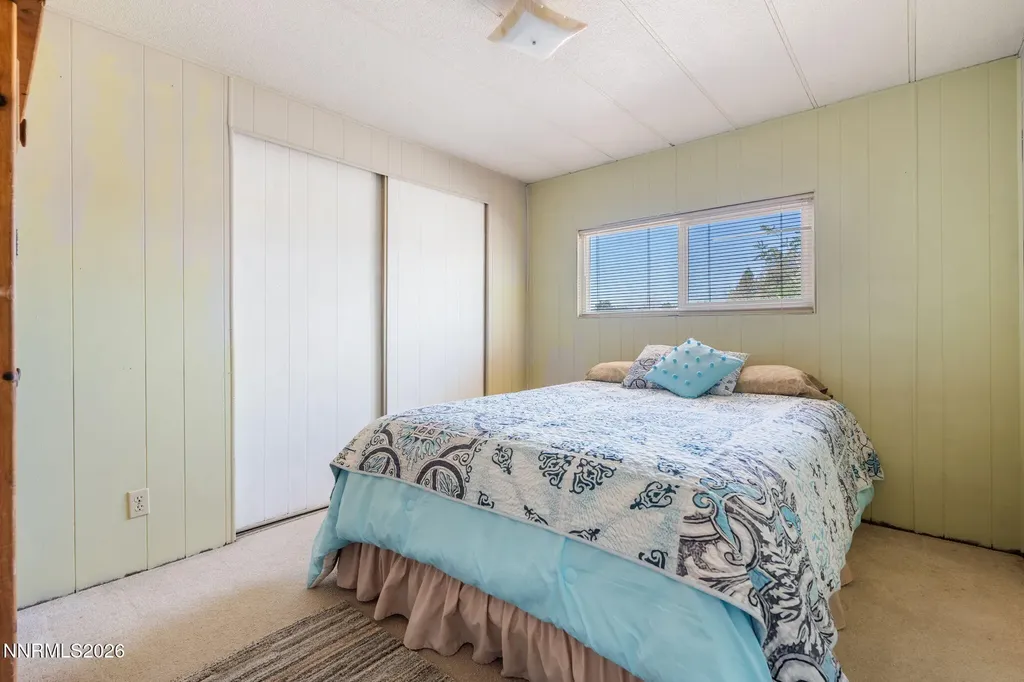 3908 Cypress Silver Springs NV 89429