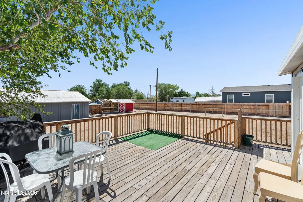 3908 Cypress Silver Springs NV 89429