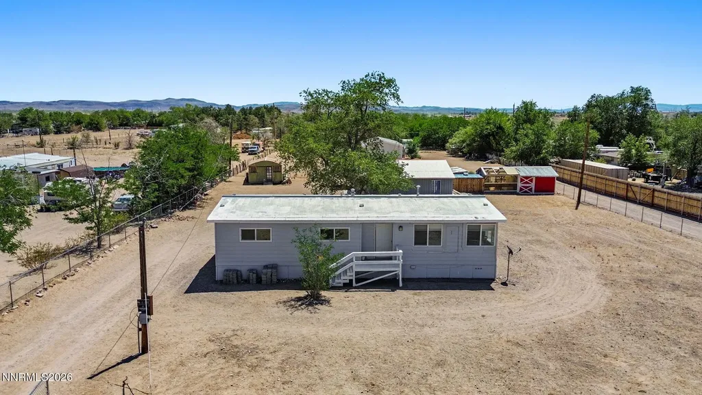 3908 Cypress Silver Springs NV 89429