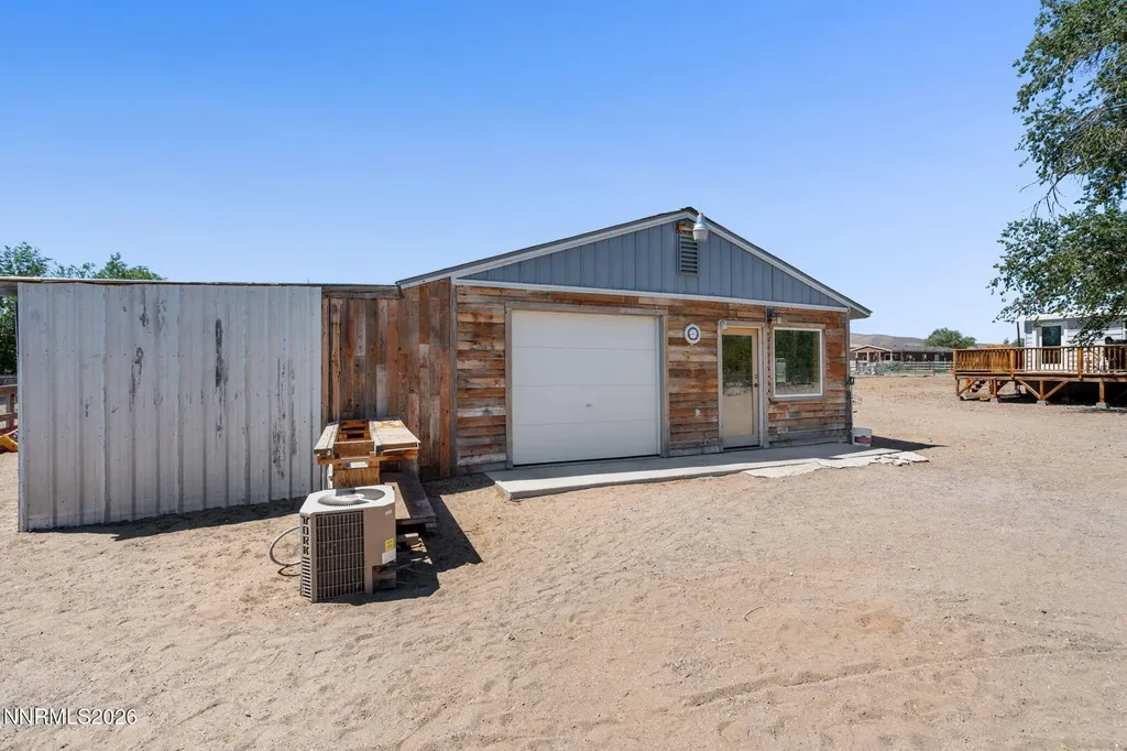 3908 Cypress Silver Springs NV 89429