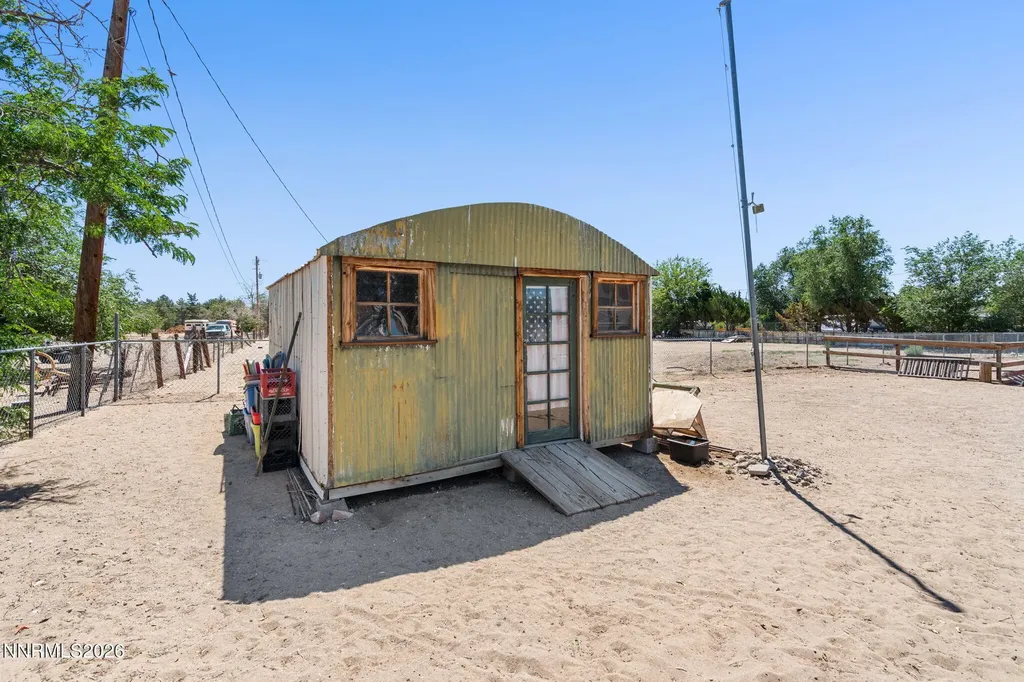 3908 Cypress Silver Springs NV 89429