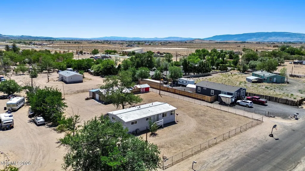 3908 Cypress Silver Springs NV 89429
