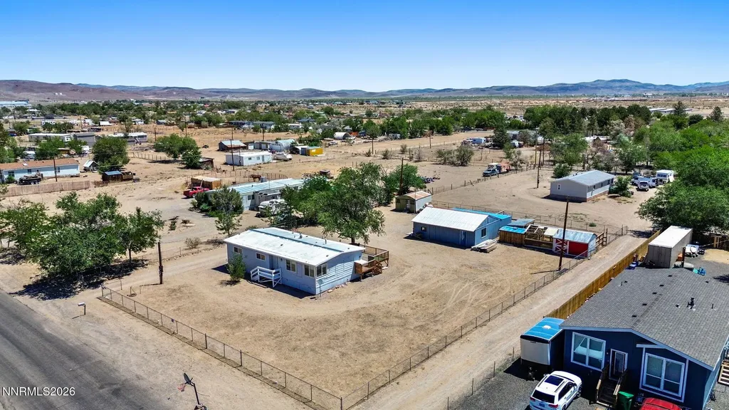3908 Cypress Silver Springs NV 89429